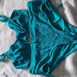Aqua colored 2 peice bikini. Great condition.